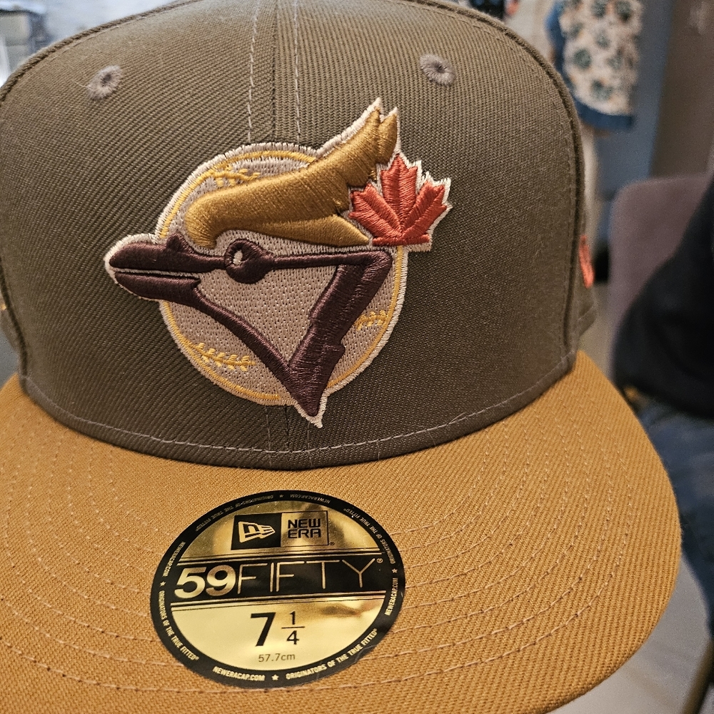 BNWT Limited Edition MLB Blue jays harvest hat size 7 1/4